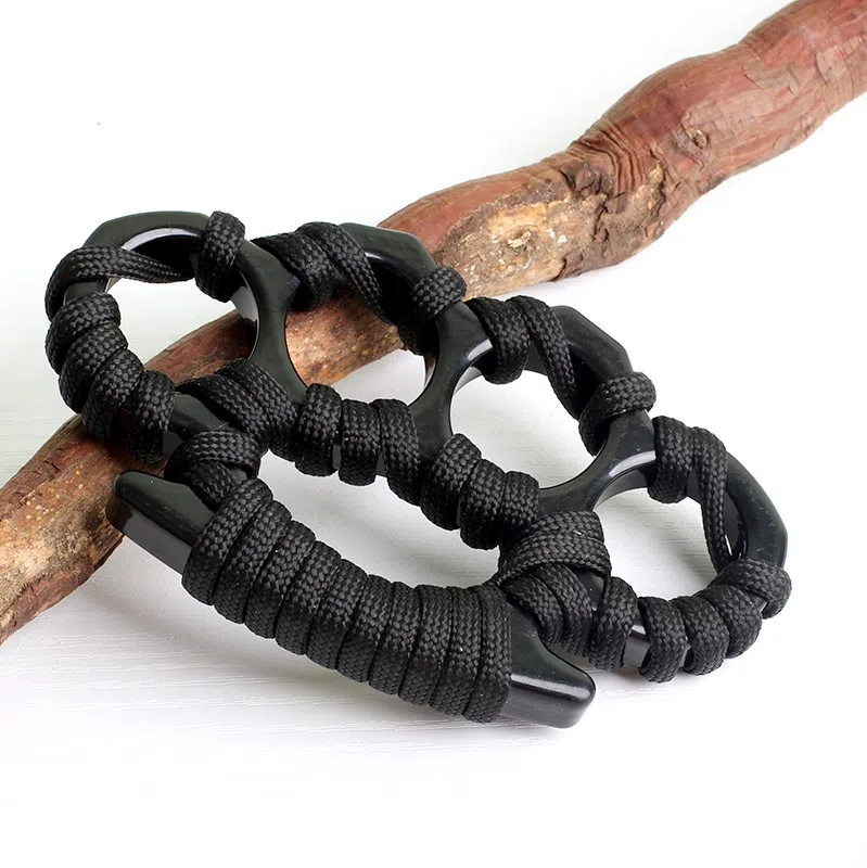 Thickened iron four finger keychain, self-defense finger, tiger finger ring, palm grip, multi-functional car window breaking ham - Image 9